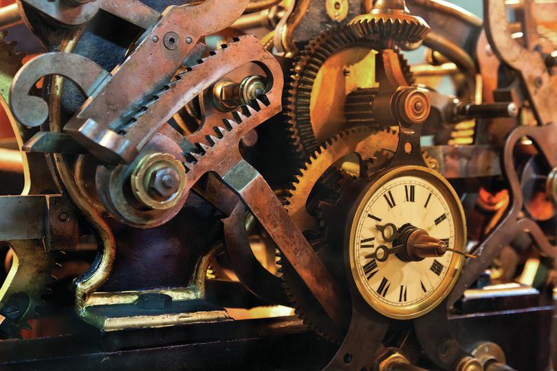 Old clock mechanisms: Jose Ignacio Soto/Shutterstock.com