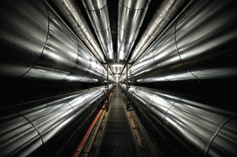 Heatpipe tunnel Copenhagen: Bill Ebbesen, https://goo.gl/dYuIr7, licensed under CC BY 3.0